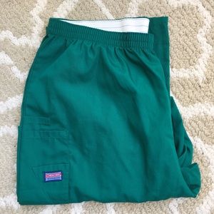 Hunter Green scrub set